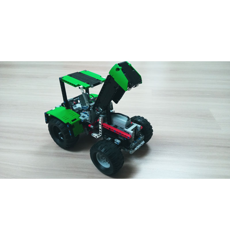Urban Farming Model - MOC-80667 Modello di Trattore Agricolo Urbano